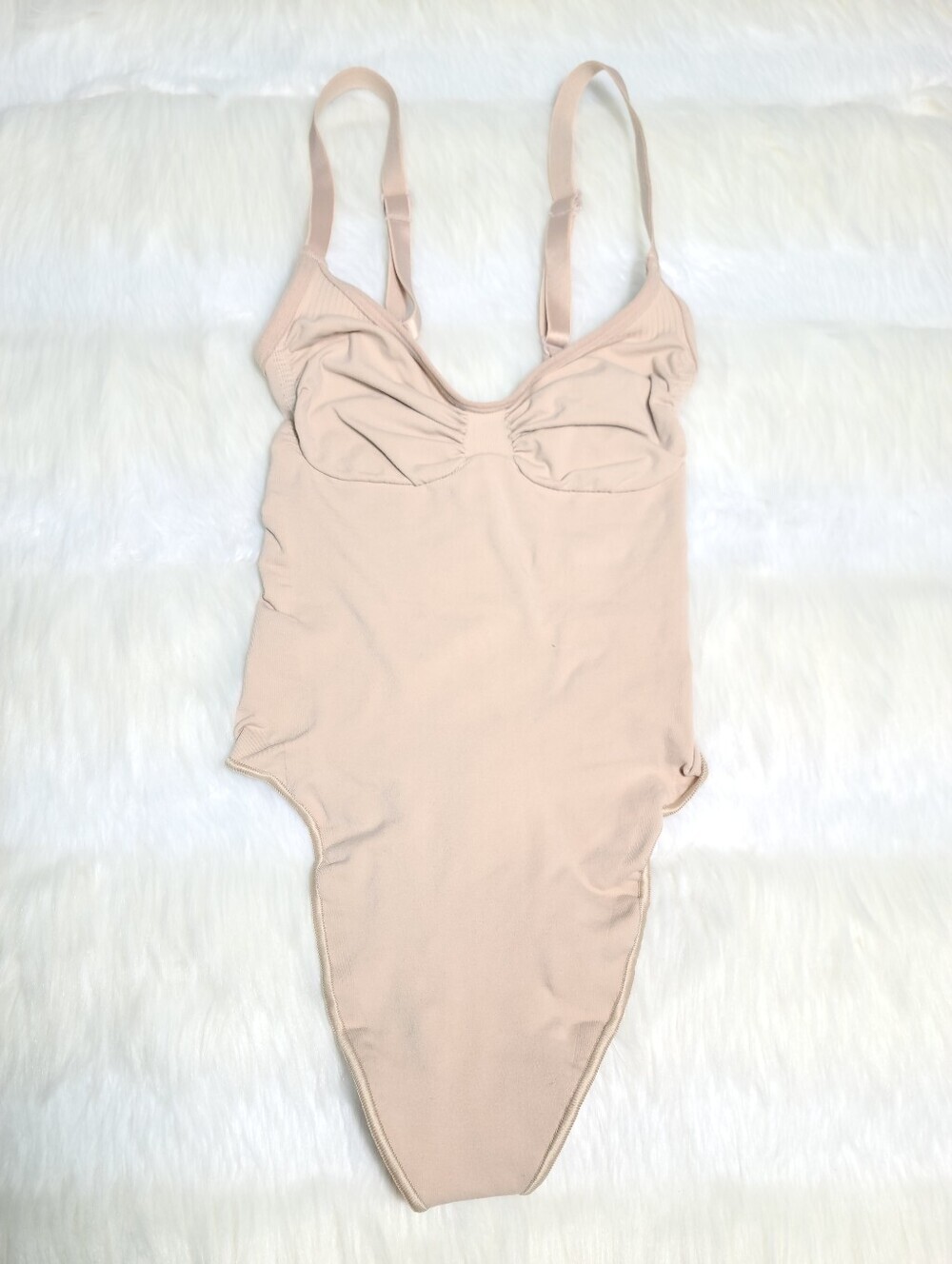 SKIMS Seamless Sculpt Thong Bodysuit Mica XS NEW